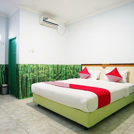 Super Oyo 754 Nur Aziziah Guest House Syariah Баликпапан Екстериор снимка