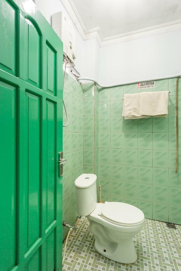 Super Oyo 754 Nur Aziziah Guest House Syariah Баликпапан Екстериор снимка