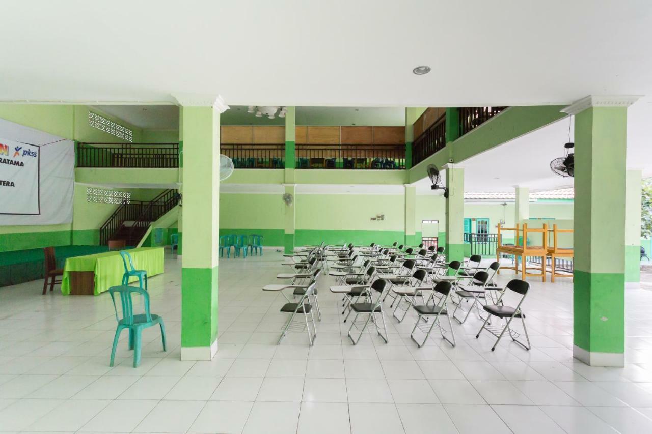 Super Oyo 754 Nur Aziziah Guest House Syariah Баликпапан Екстериор снимка