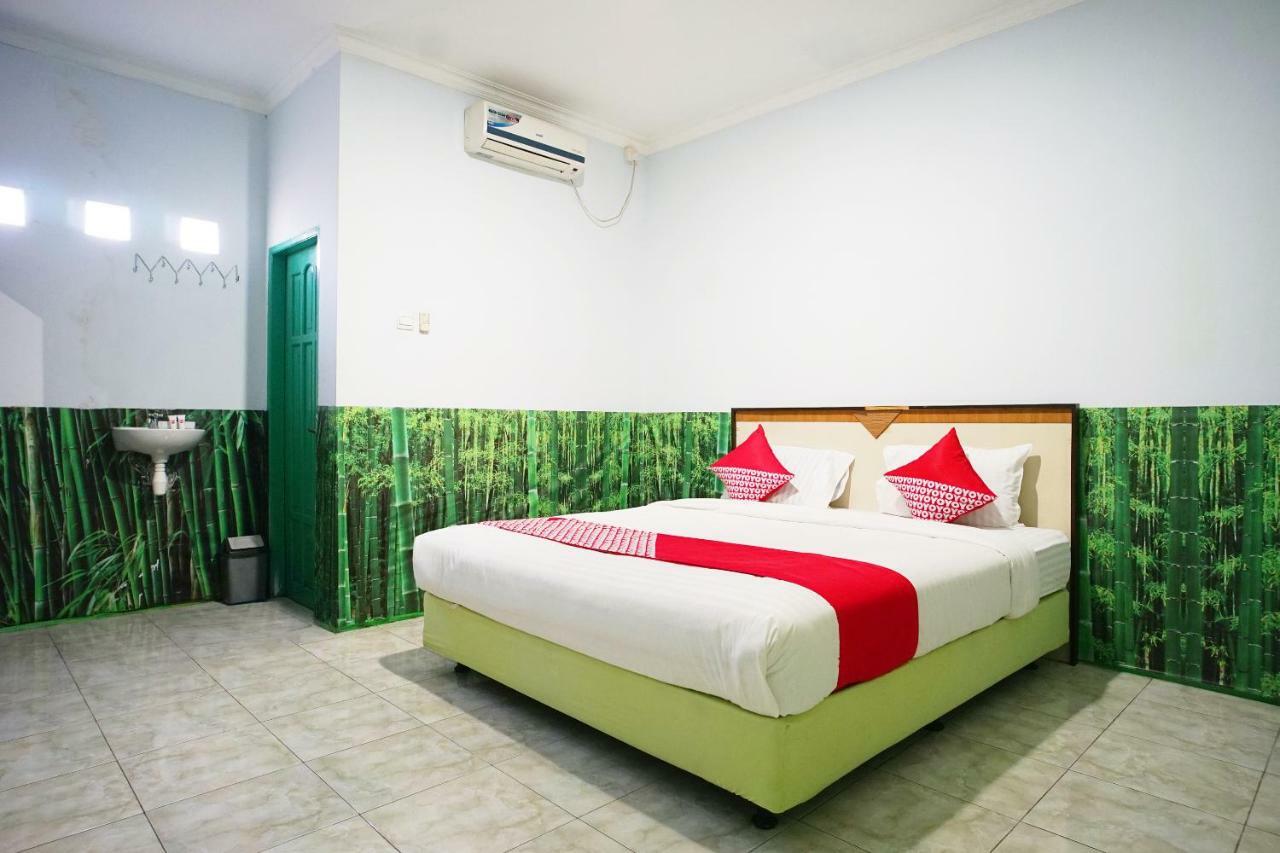 Super Oyo 754 Nur Aziziah Guest House Syariah Баликпапан Екстериор снимка