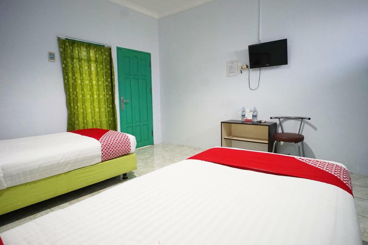 Super Oyo 754 Nur Aziziah Guest House Syariah Баликпапан Екстериор снимка