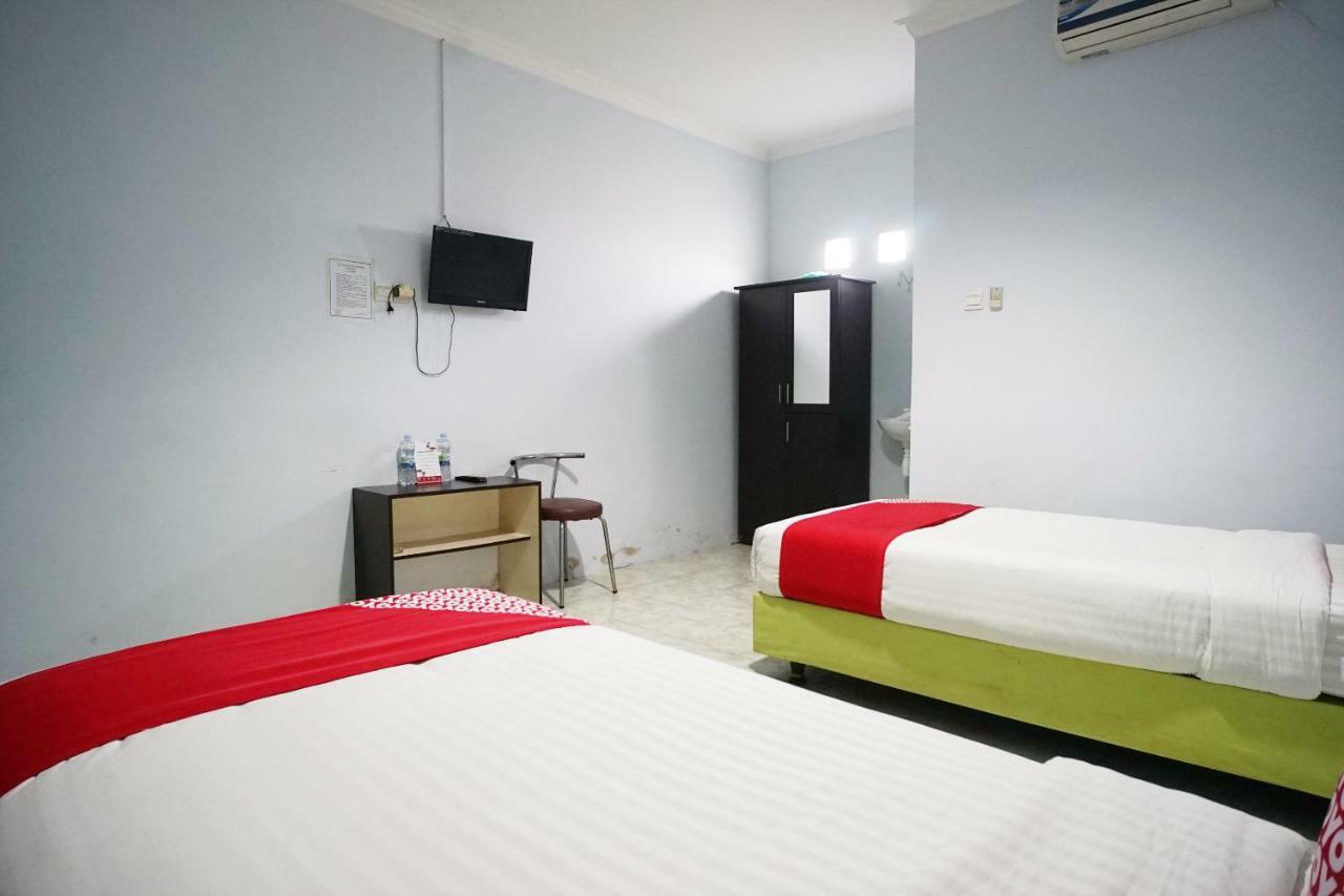 Super Oyo 754 Nur Aziziah Guest House Syariah Баликпапан Екстериор снимка